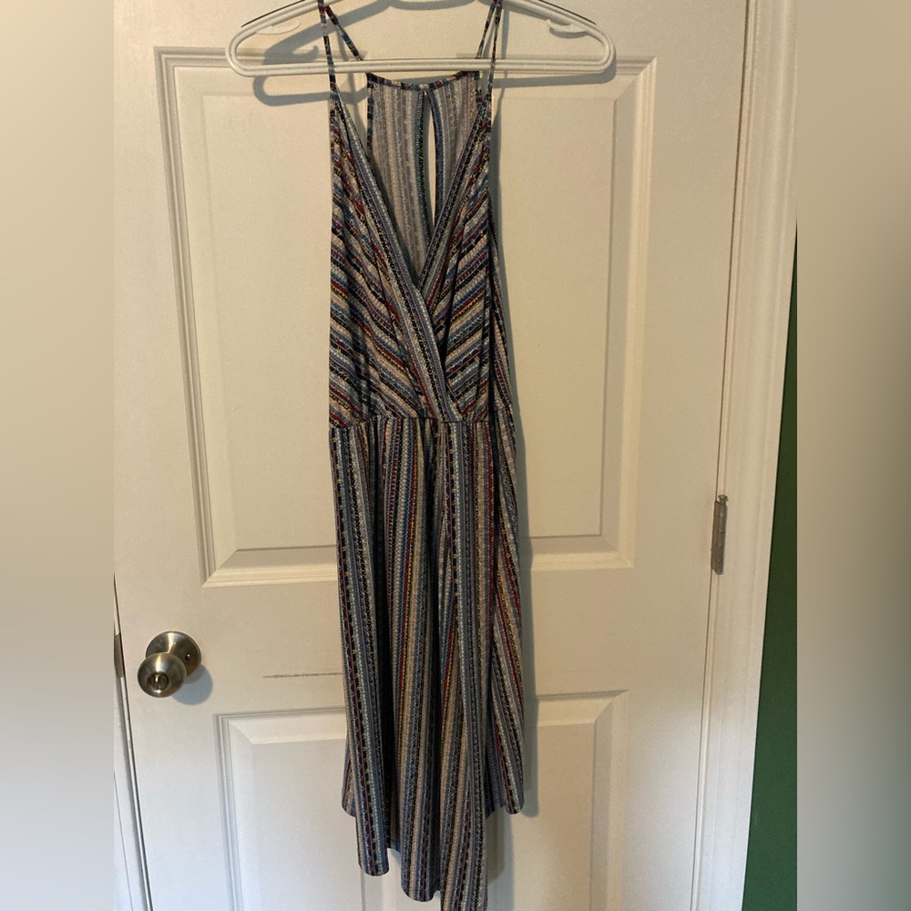 Cute BCBG v neck dress (M)